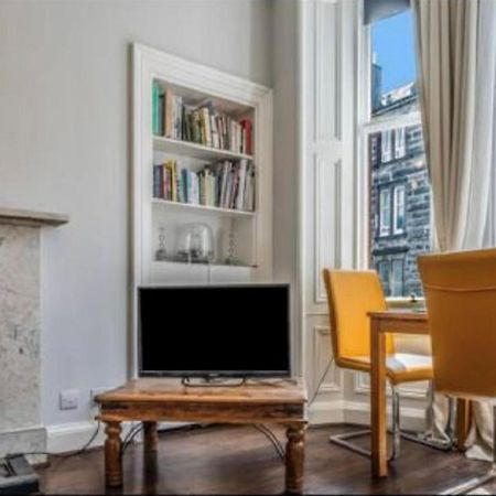 Spacious & Comfortable 3 Bedroom Apartment - Near City Centre - Free Parking Available - Sleeps Up To 5 Guests Edinburgh Ngoại thất bức ảnh