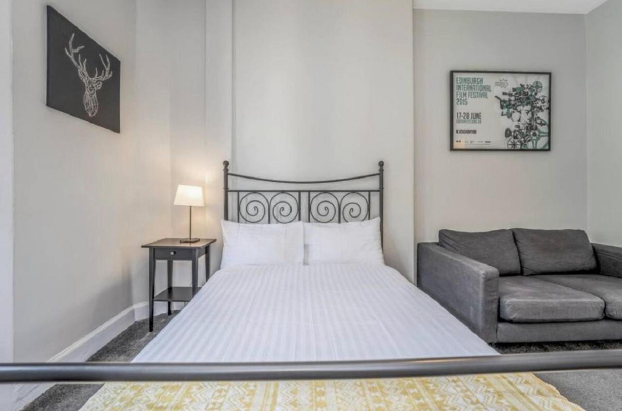 Spacious & Comfortable 3 Bedroom Apartment - Near City Centre - Free Parking Available - Sleeps Up To 5 Guests Edinburgh Ngoại thất bức ảnh